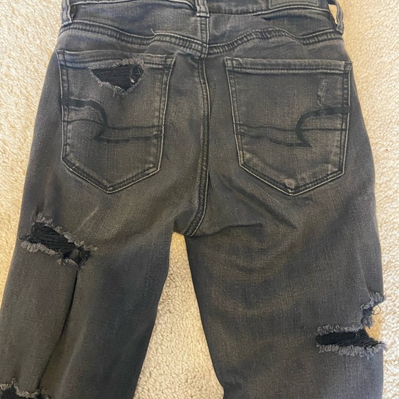 AMERICAN EAGLE distressed black skinny jeans - Picture 3 of 5